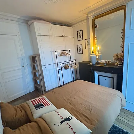 Authentic Parisian 12th Arrondissement Appartamento Parigi
